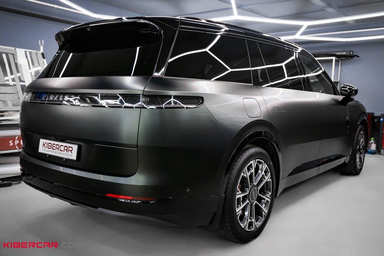 Оклейка Lynk & Co 900 матовой цветной полиуретановой пленкой с необычным эффектом