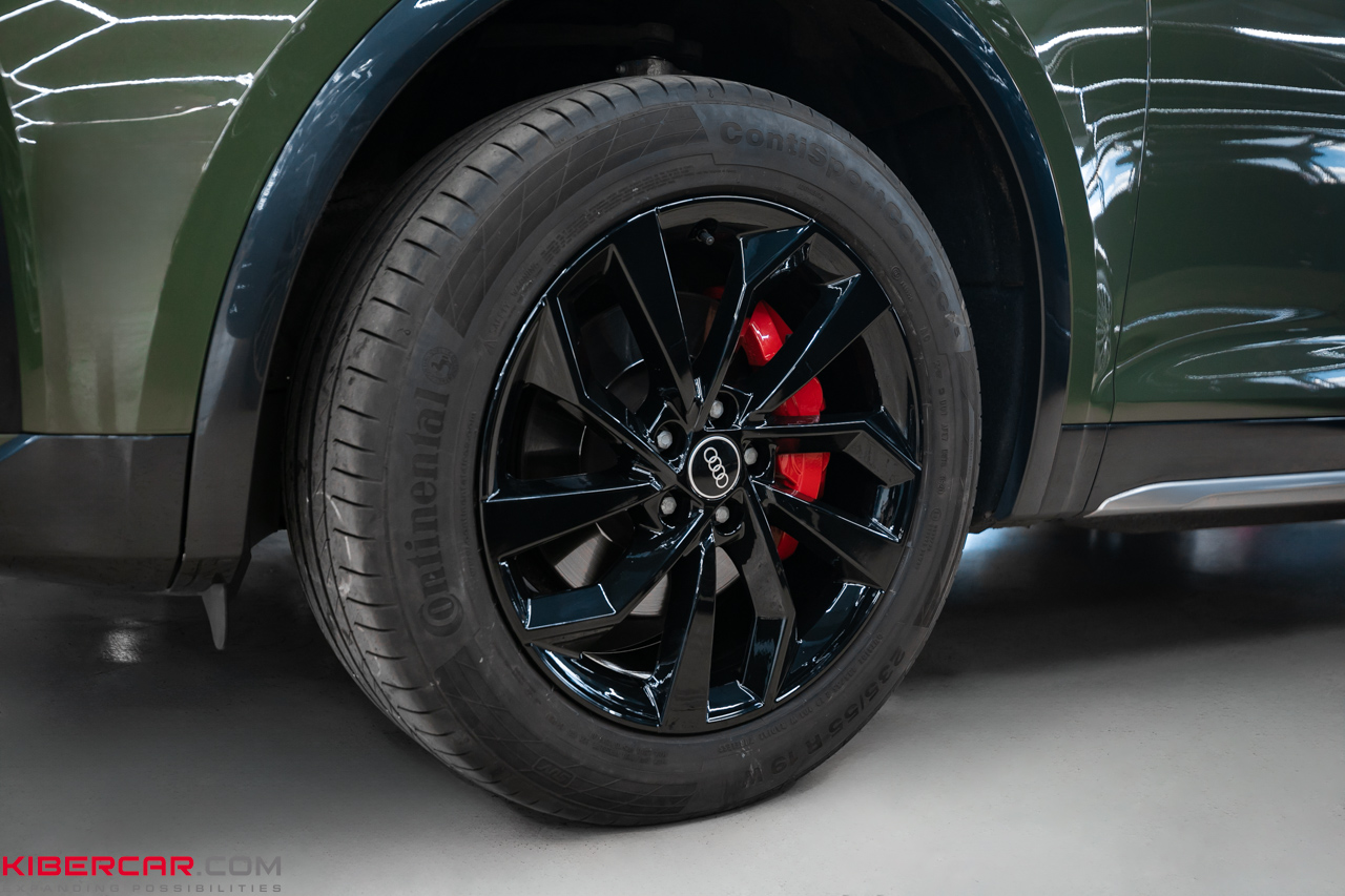 Покраска дисков и суппортов на Audi Q5