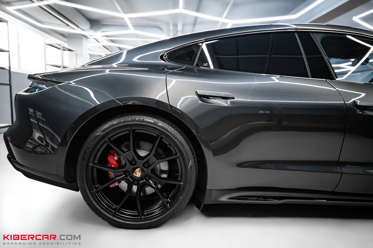Porsche Taycan: керамическое покрытие кузова, восстановление и покраска дисков