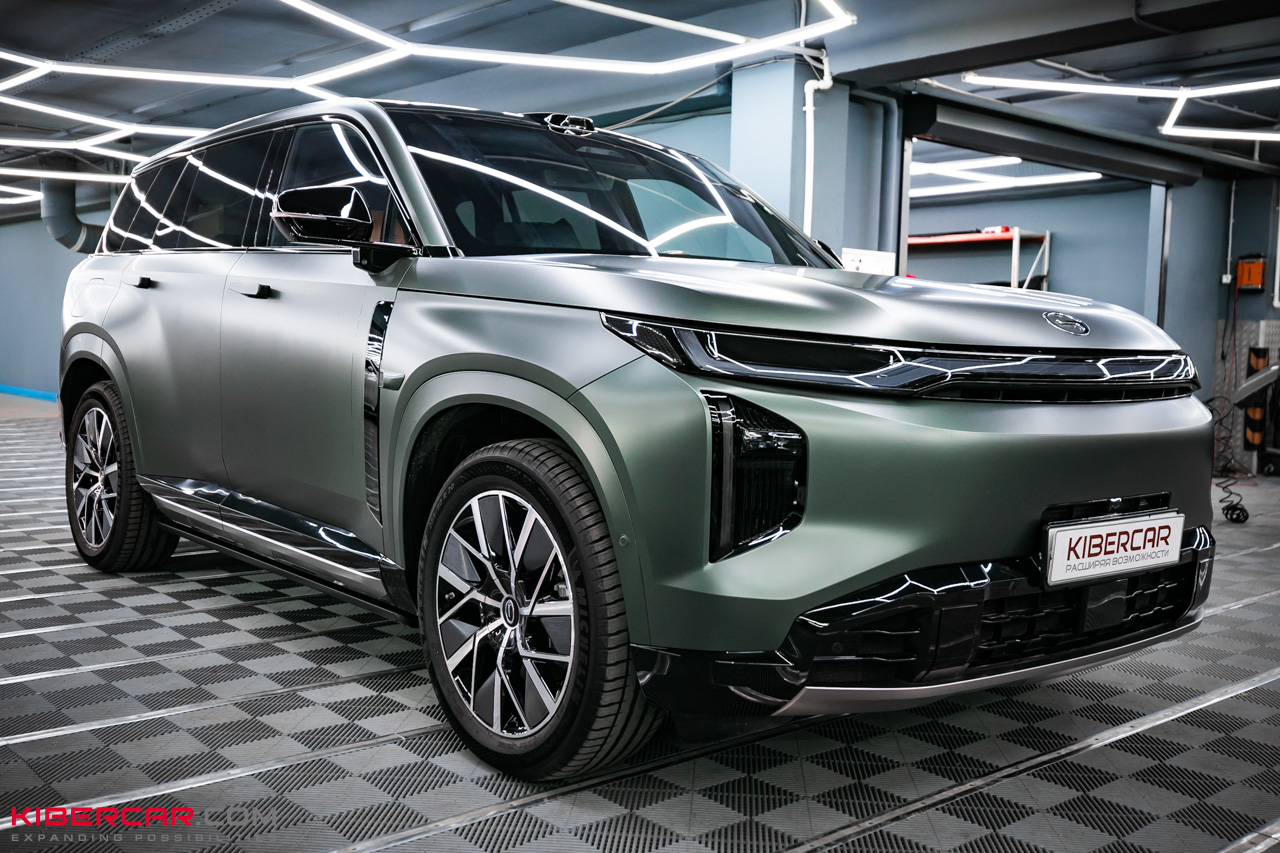 Оклейка матовой полиуретановой пленкой GAC S7: новый взгляд на оригинальный зеленый цвет