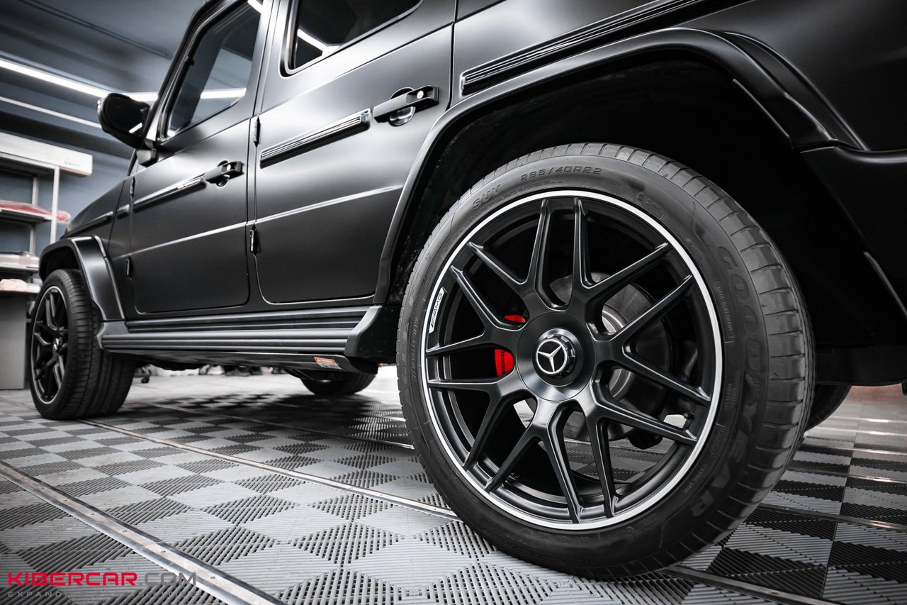 Комплексное преображение Mercedes-Benz G-Класс: матовая пленка, антихром и акценты AMG