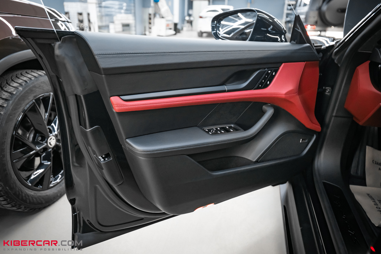 Химчистка салона Porsche Taycan: подготовка к сезону