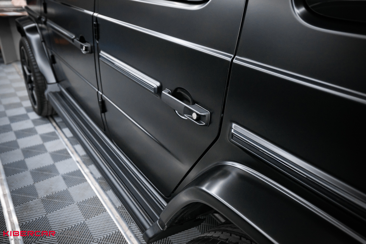 Комплексное преображение Mercedes-Benz G-Класс: матовая пленка, антихром и акценты AMG