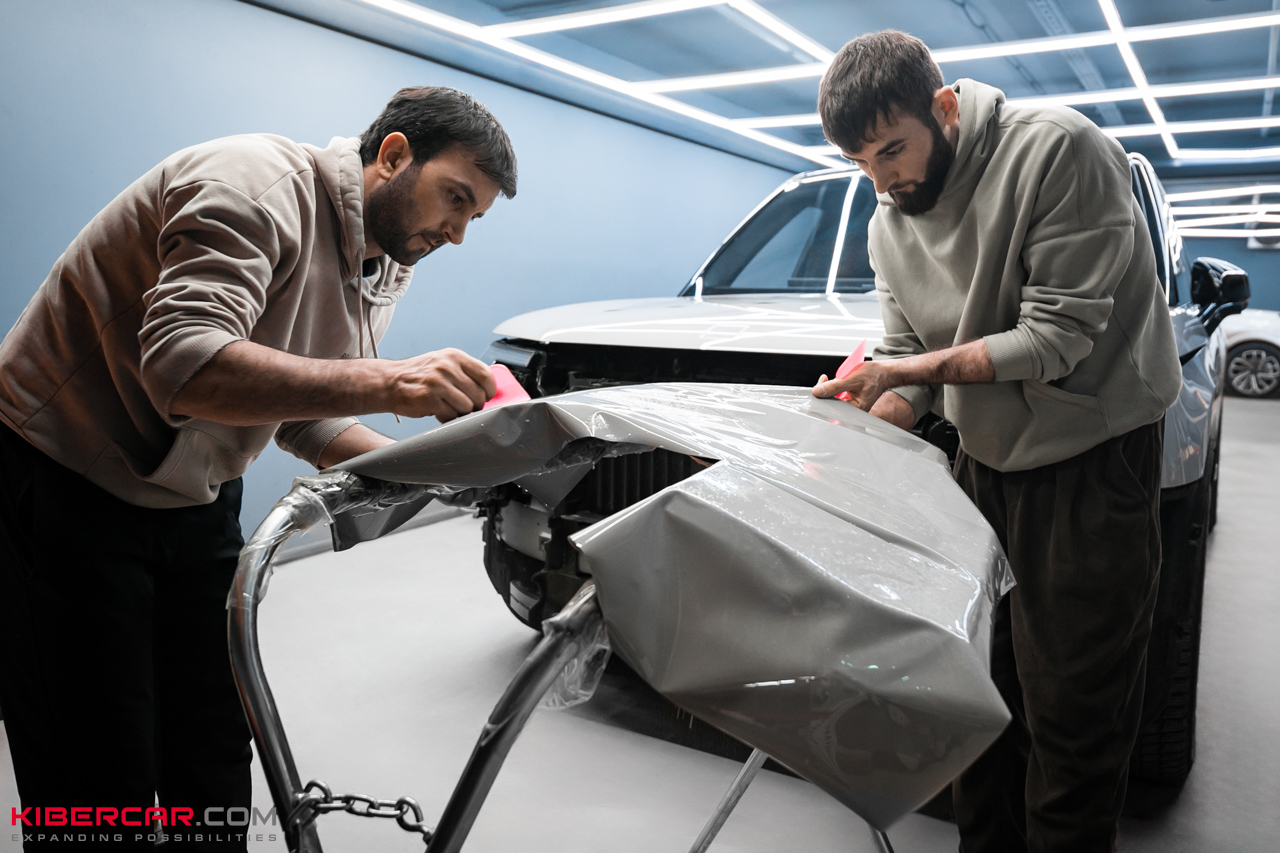 Оклейка защитной полиуретановой пленкой Zeekr 9X: сложный разбор и трендовое цветовое решение