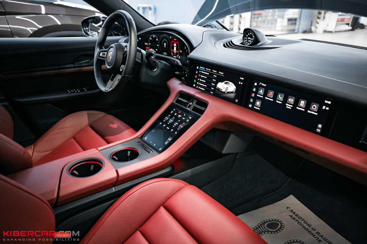 Химчистка салона Porsche Taycan: подготовка к сезону