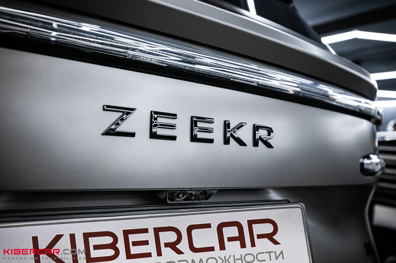 Оклейка Zeekr 8X с матовым кузовом: защита покрытия без изменения внешнего вида