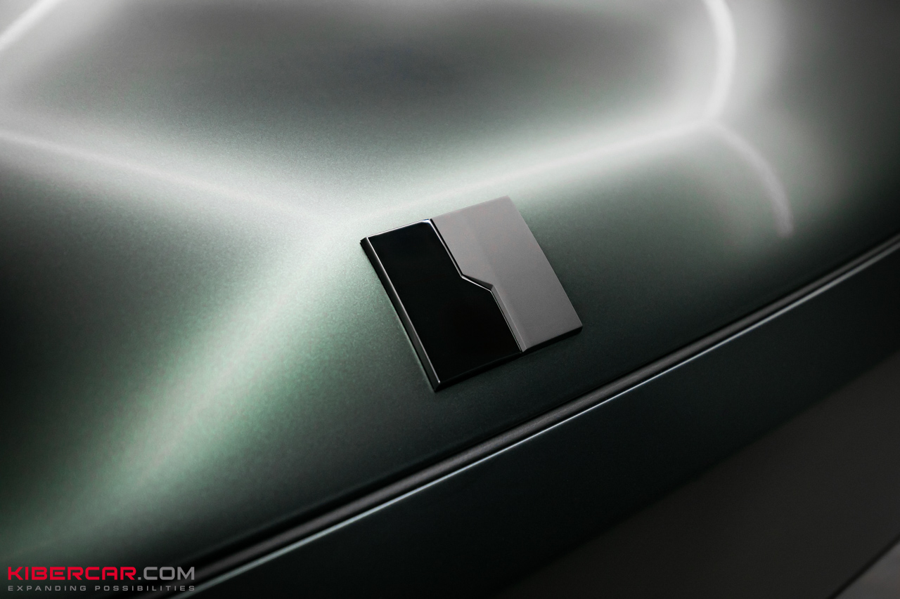 Оклейка Lynk & Co 900 матовой цветной полиуретановой пленкой с необычным эффектом