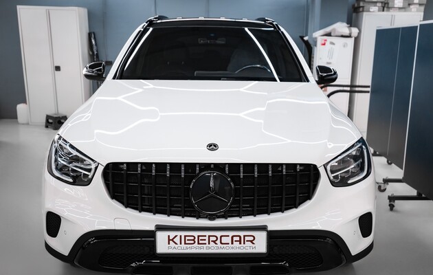 Антихром, окрашивание зеркал и оклейка крыши на Mercedes-Benz GLC