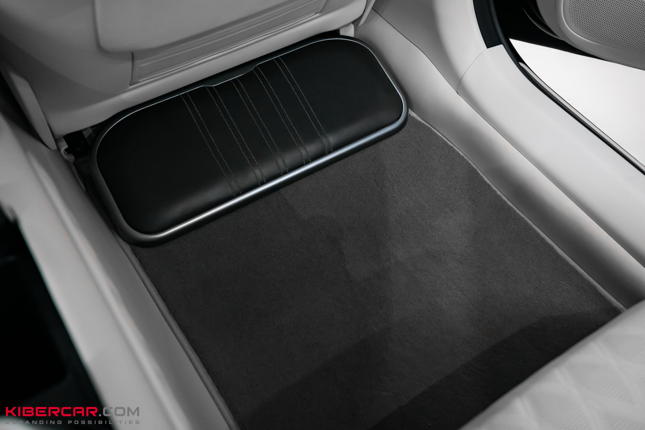 Индивидуальный пошив ковриков для Genesis G90: защита белоснежного салона