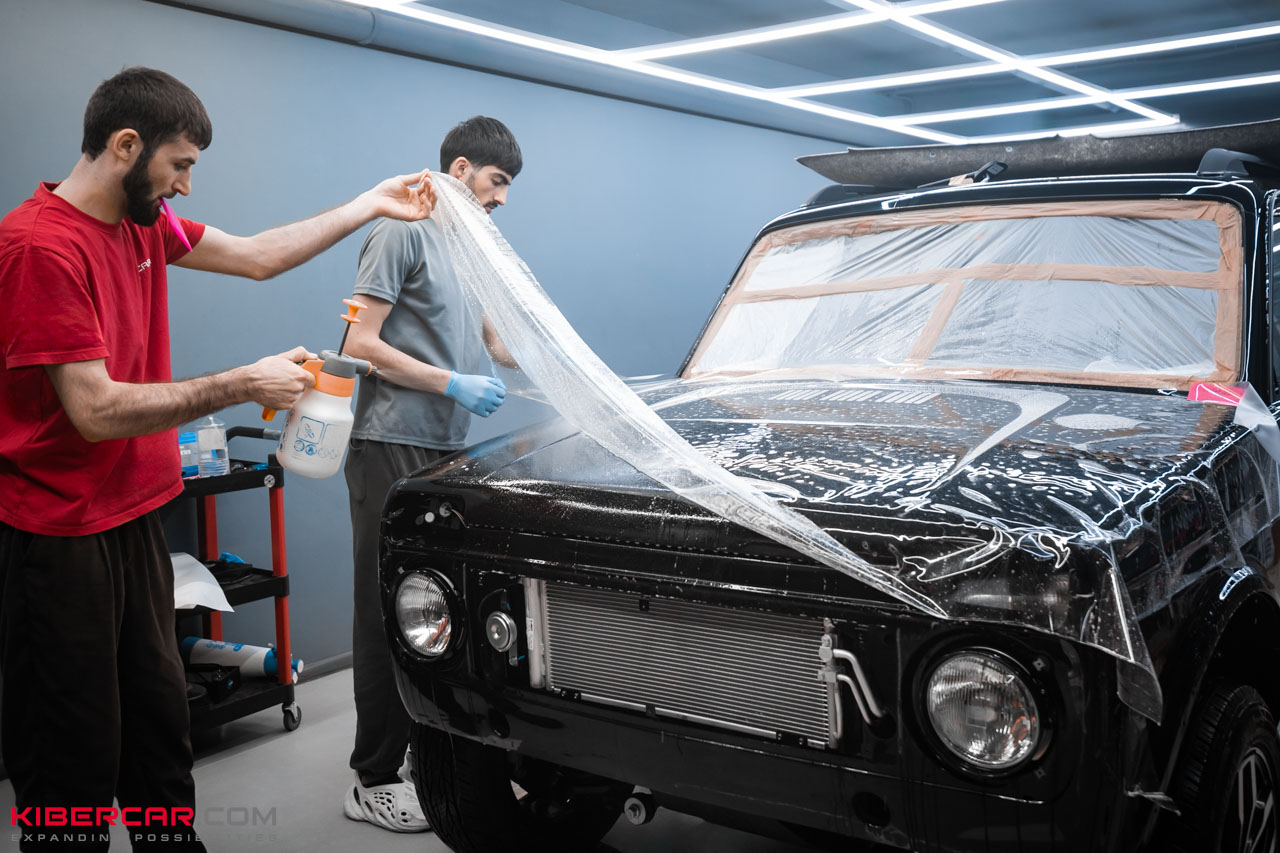 Оклейка Lada Niva Sport полиуретановой пленкой: надежная защита для активных поездок