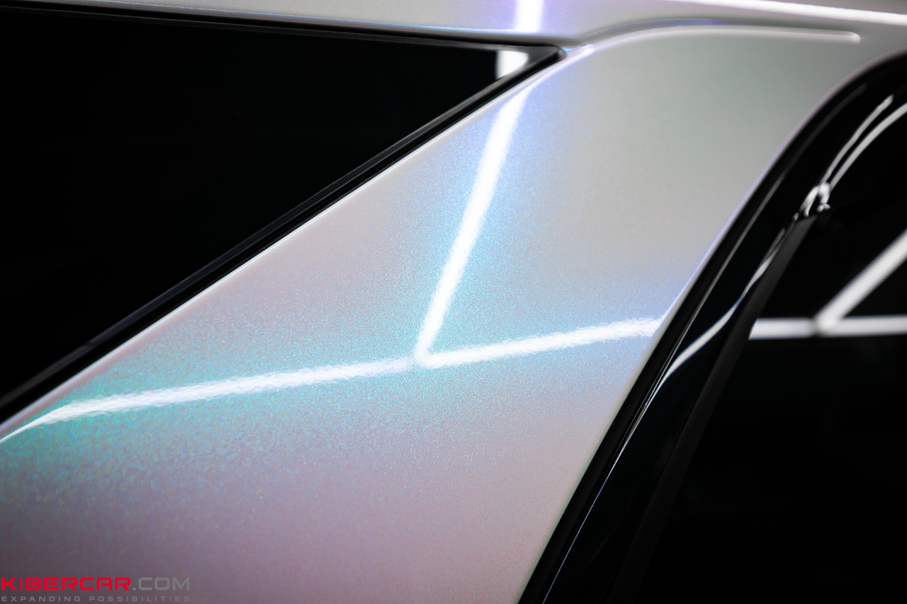 Mercedes-Benz GLE с изюминкой: оклейка кузова белой полиуретановой пленкой с перламутровым эффектом