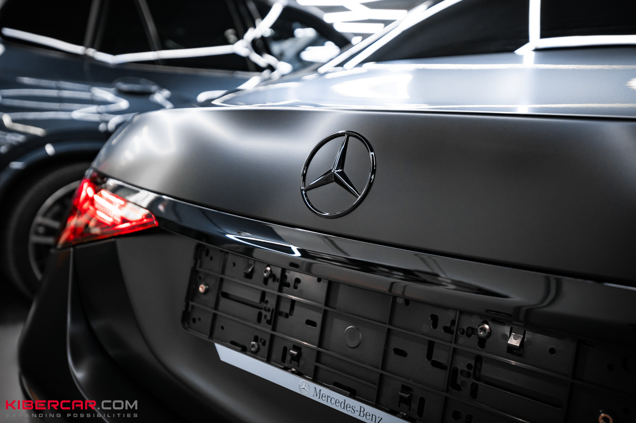 Mercedes-Benz S-класс в новом образе: матовая полиуретановая пленка и керамика