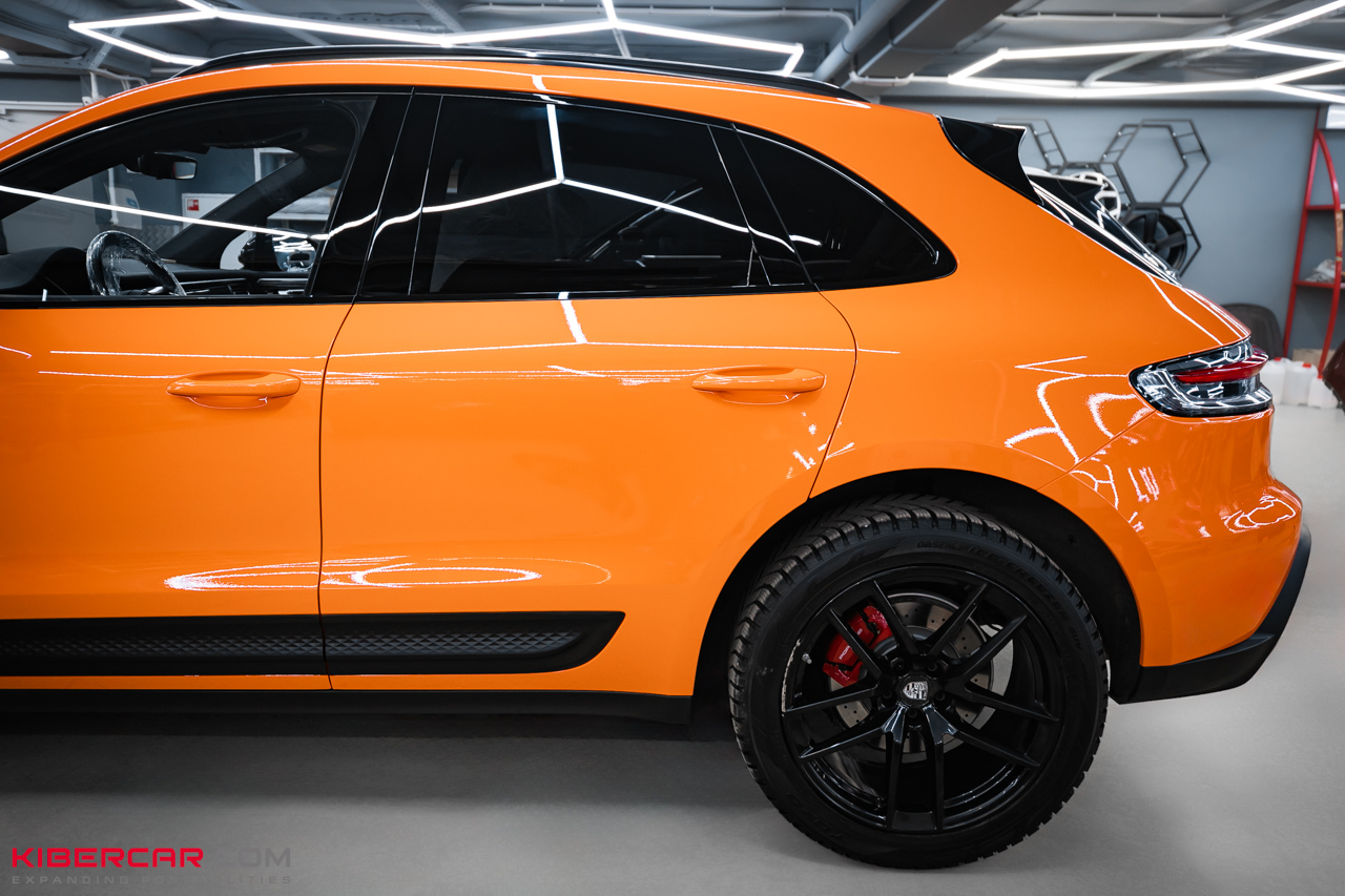 Двойная оклейка Porsche Macan: сочетание виниловой и полиуретановой пленок