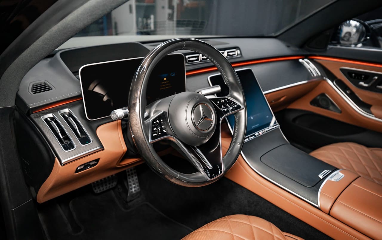 Аквапринт под дерево на Mercedes-Benz S-Класс: полное преображение салона