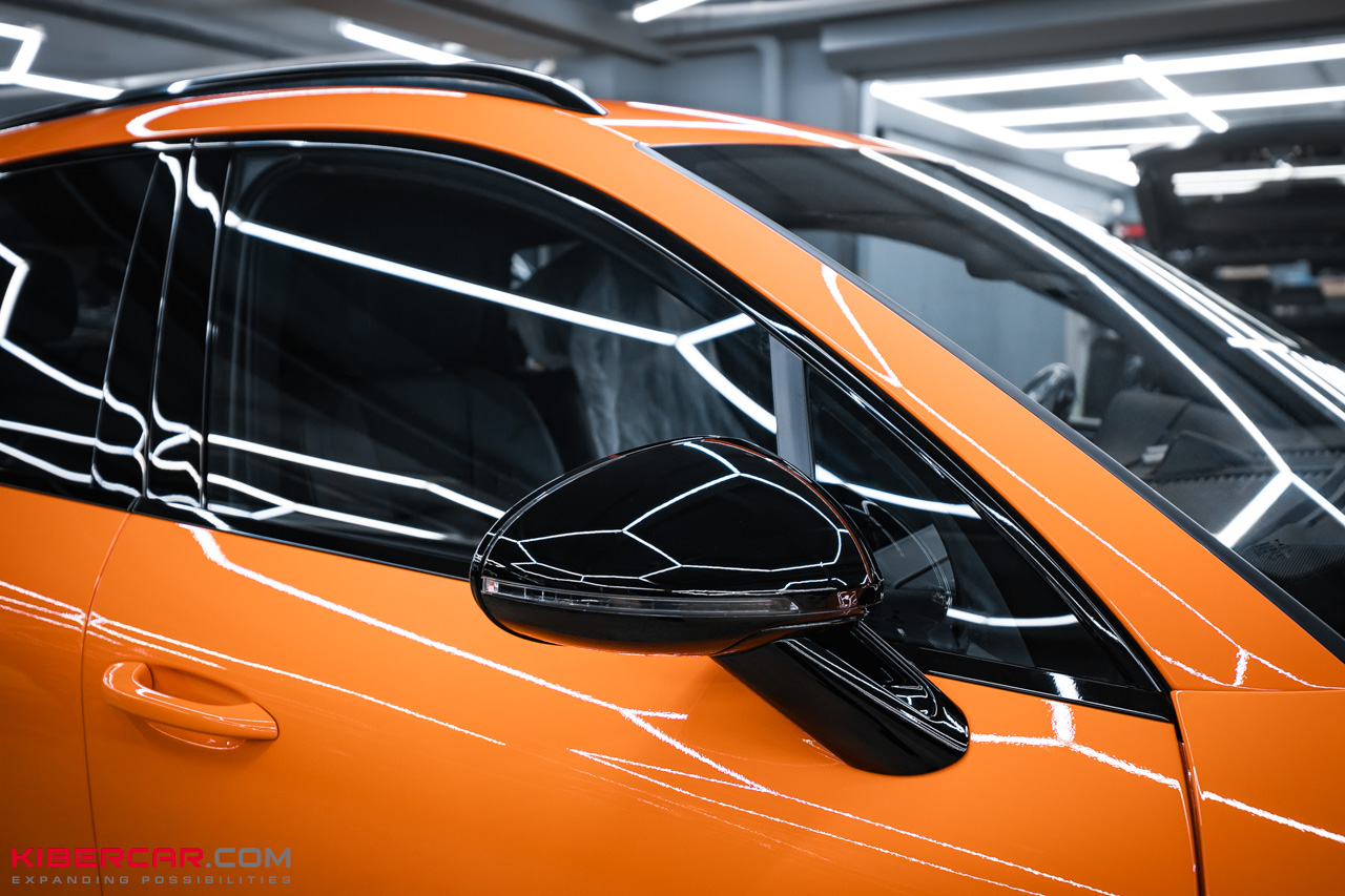 Двойная оклейка Porsche Macan: сочетание виниловой и полиуретановой пленок