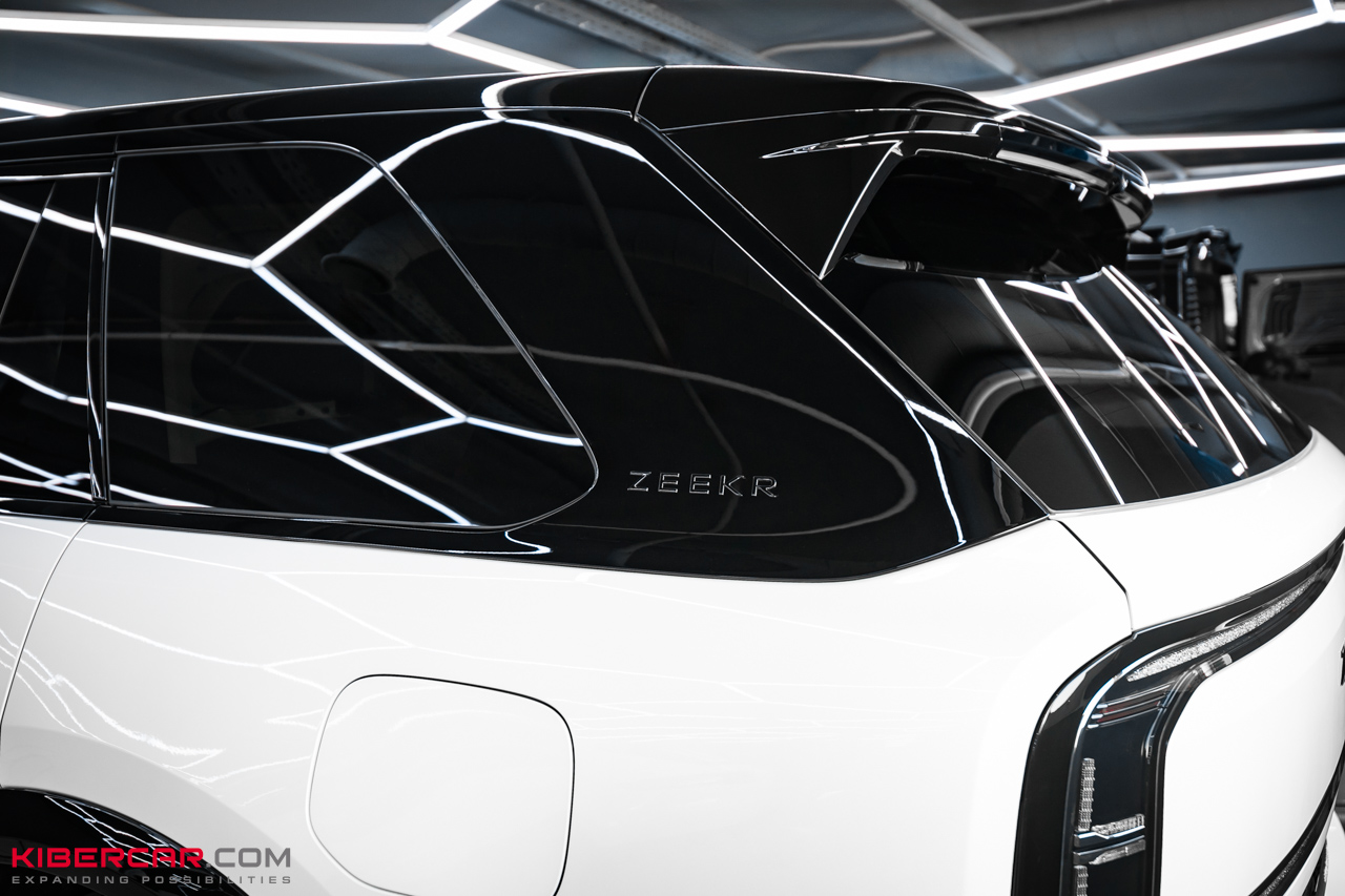 Антихром и оклейка Zeekr 9X: игра контрастов и надежная защита
