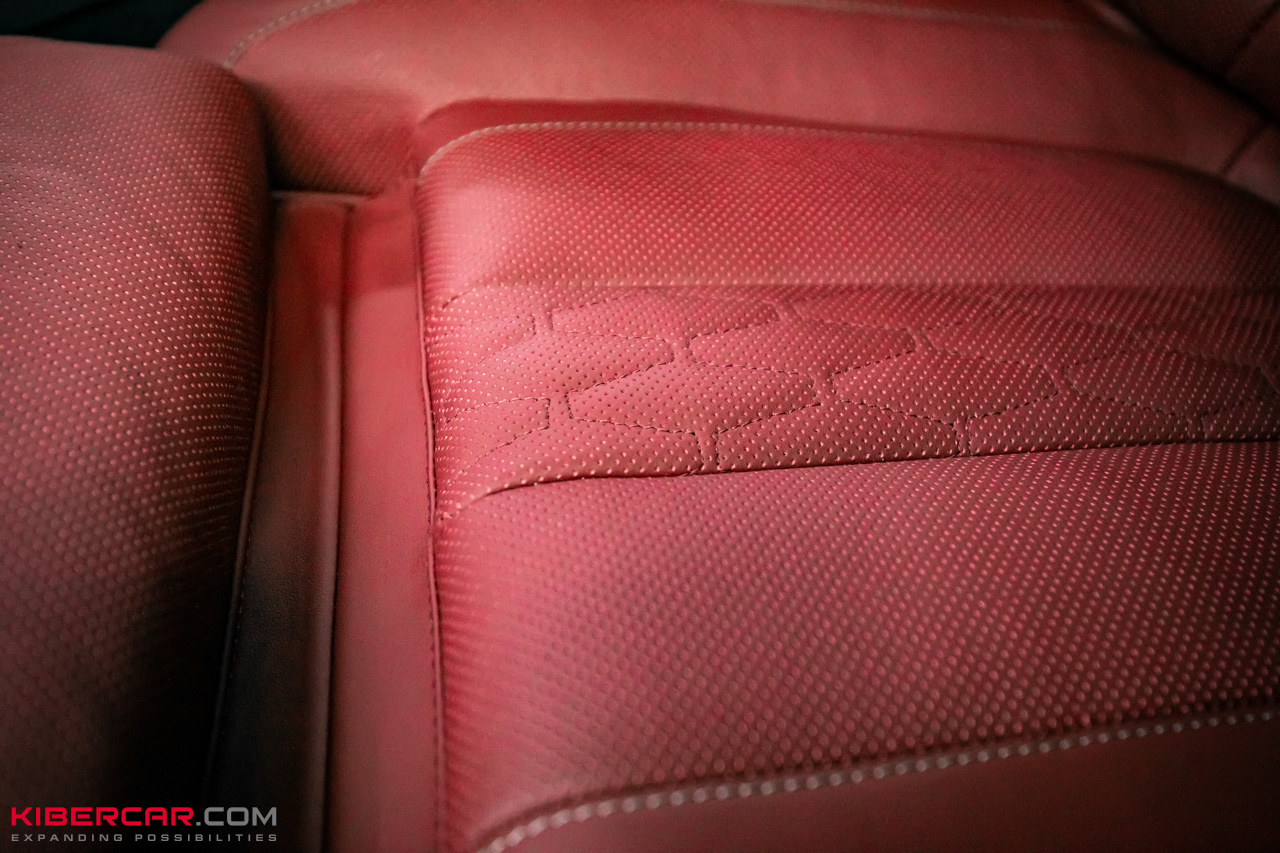 Перешив салона BMW X7 в красную кожу: выразительный контраст