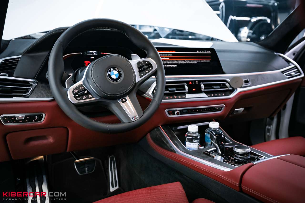 Перешив руля на BMW X7: акцент, который завершил образ салона