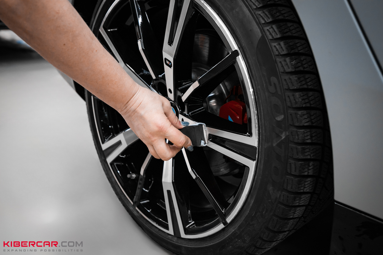 BMW M5 G90: нанесение керамического покрытия на матовую пленку