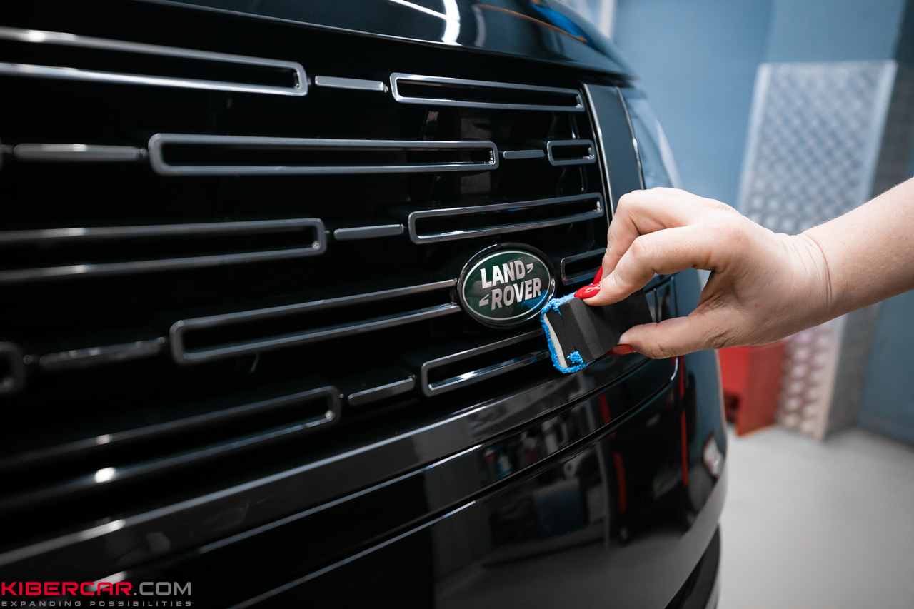 Нанесение керамики на пленку Range Rover