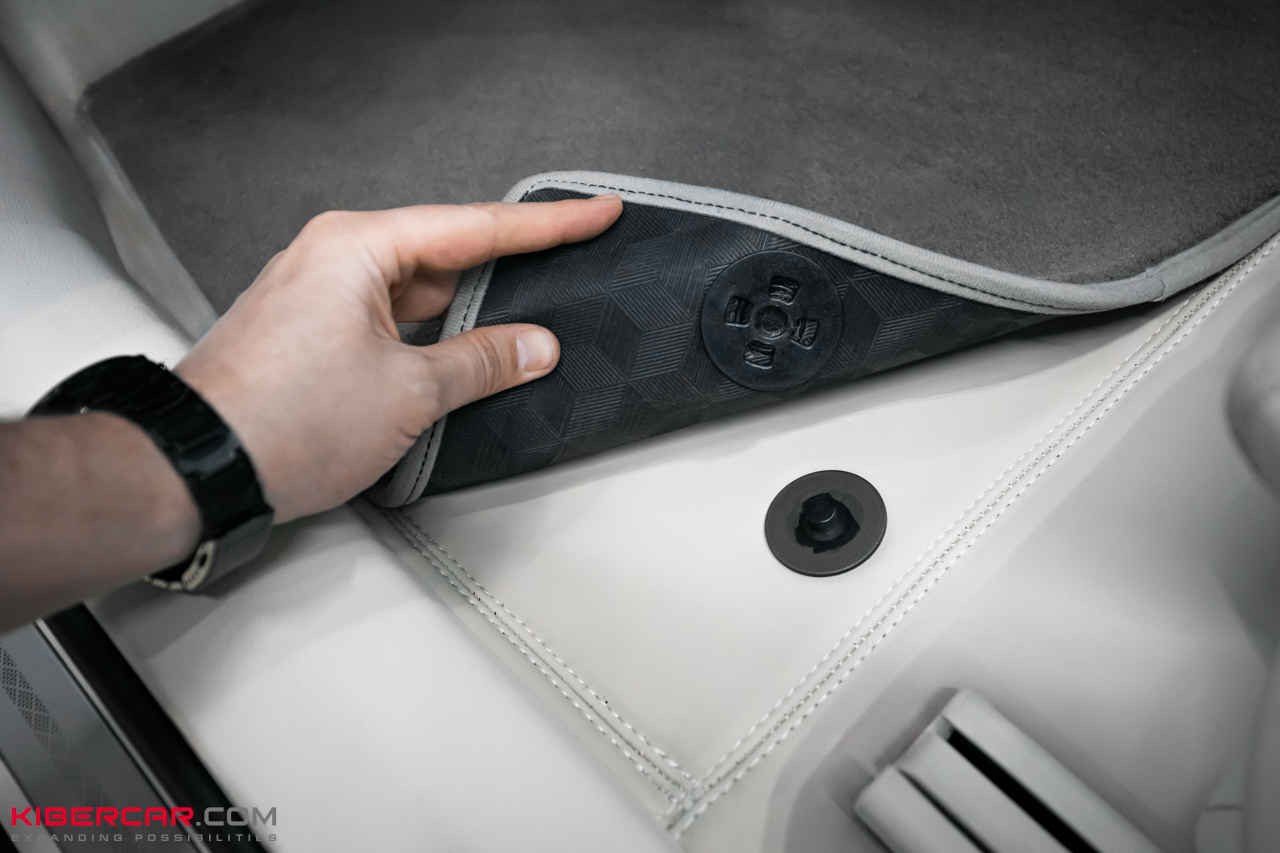 Индивидуальный пошив ковриков для Genesis G90: защита белоснежного салона