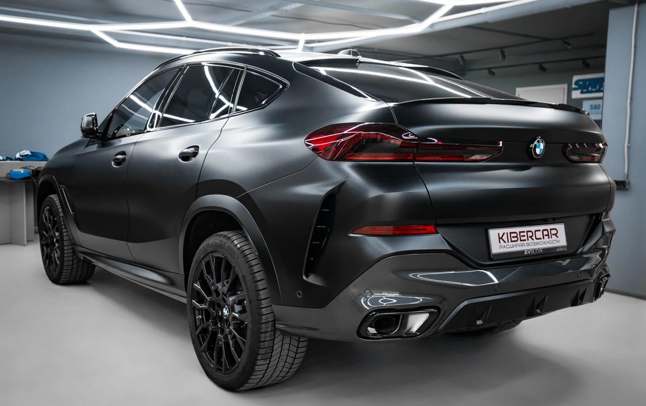 Оклейка BMW X6 матовой полиуретановой пленкой