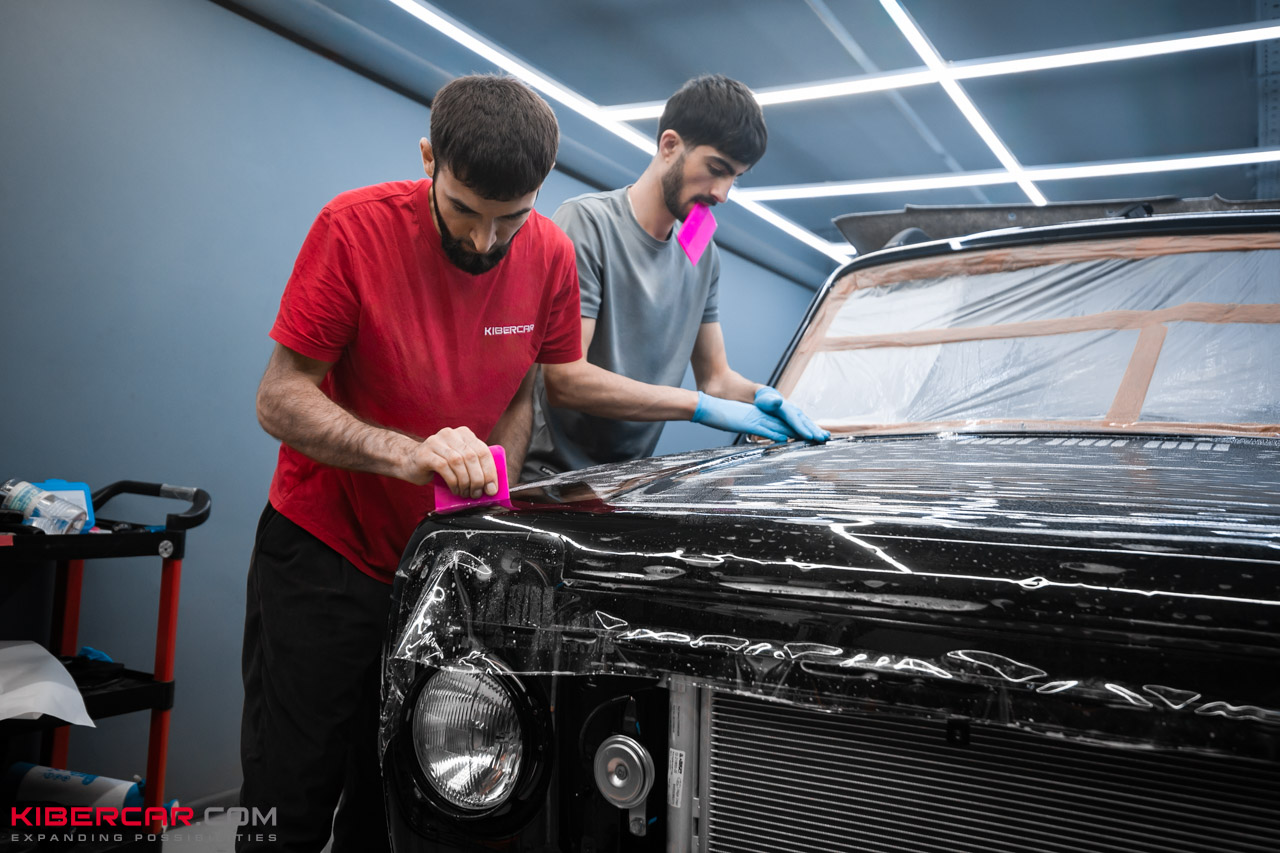 Оклейка Lada Niva Sport полиуретановой пленкой: надежная защита для активных поездок