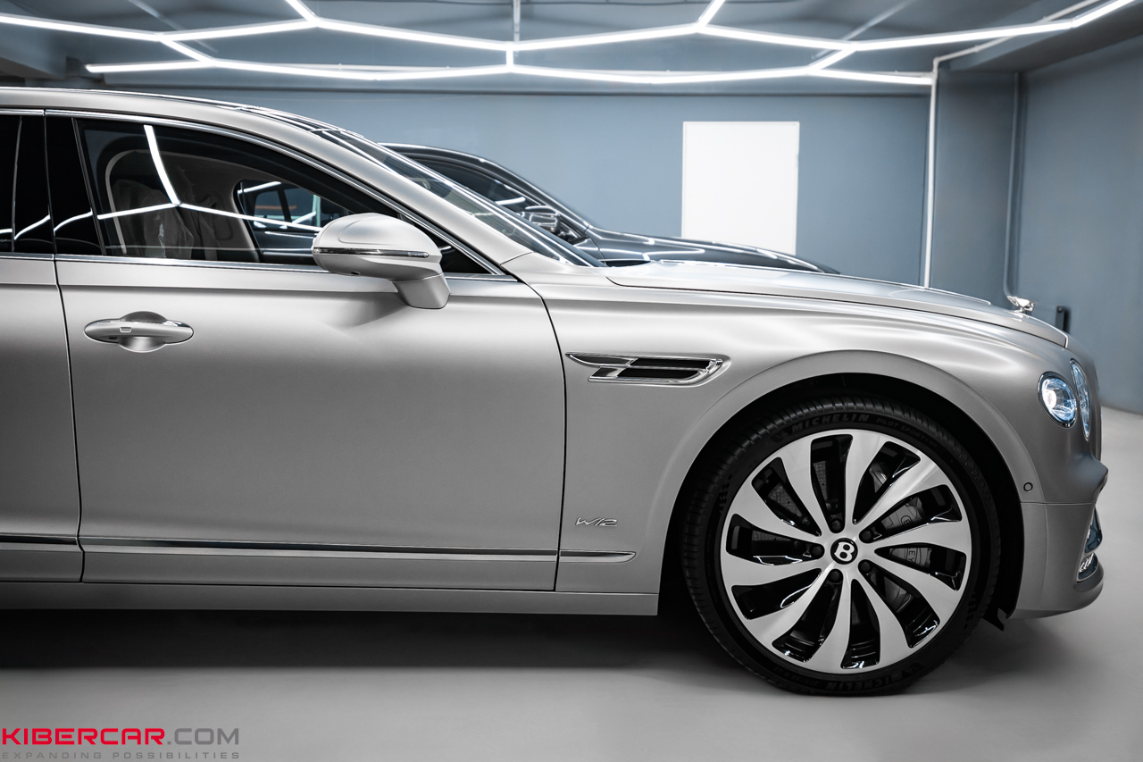 Детейлинг для Bentley Flying Spur: точечная полировка и керамика на матовый кузов