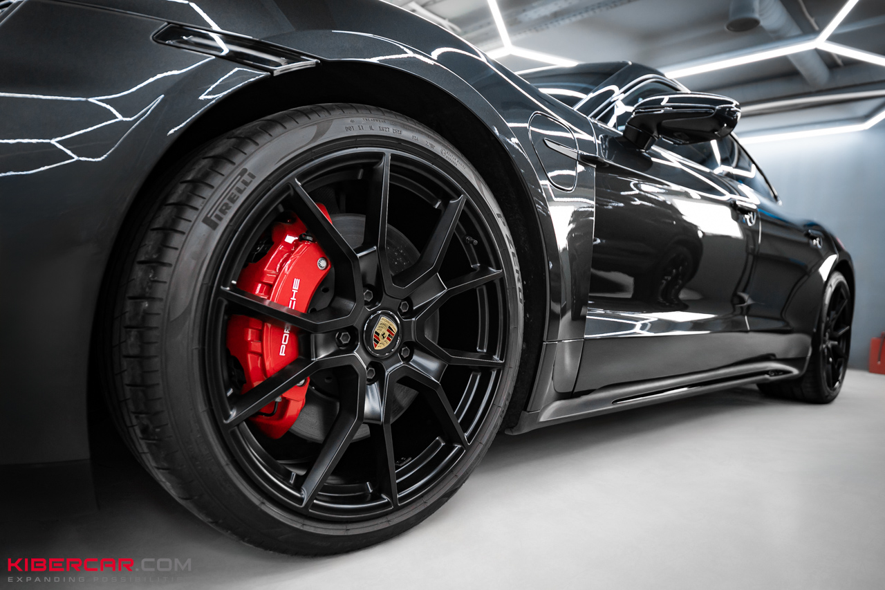 Porsche Taycan: керамическое покрытие кузова, восстановление и покраска дисков