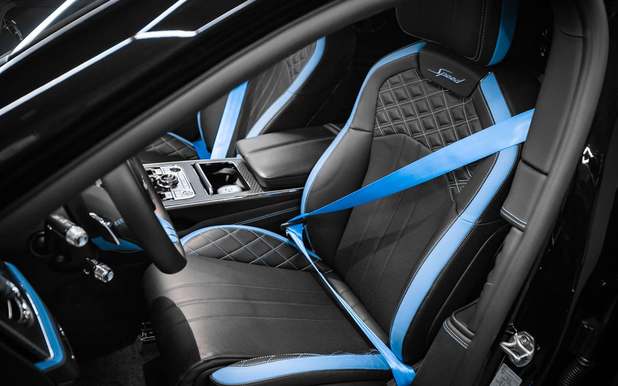 Цветные ремни безопасности в Bentley Flying Spur: продолжение индивидуального стиля