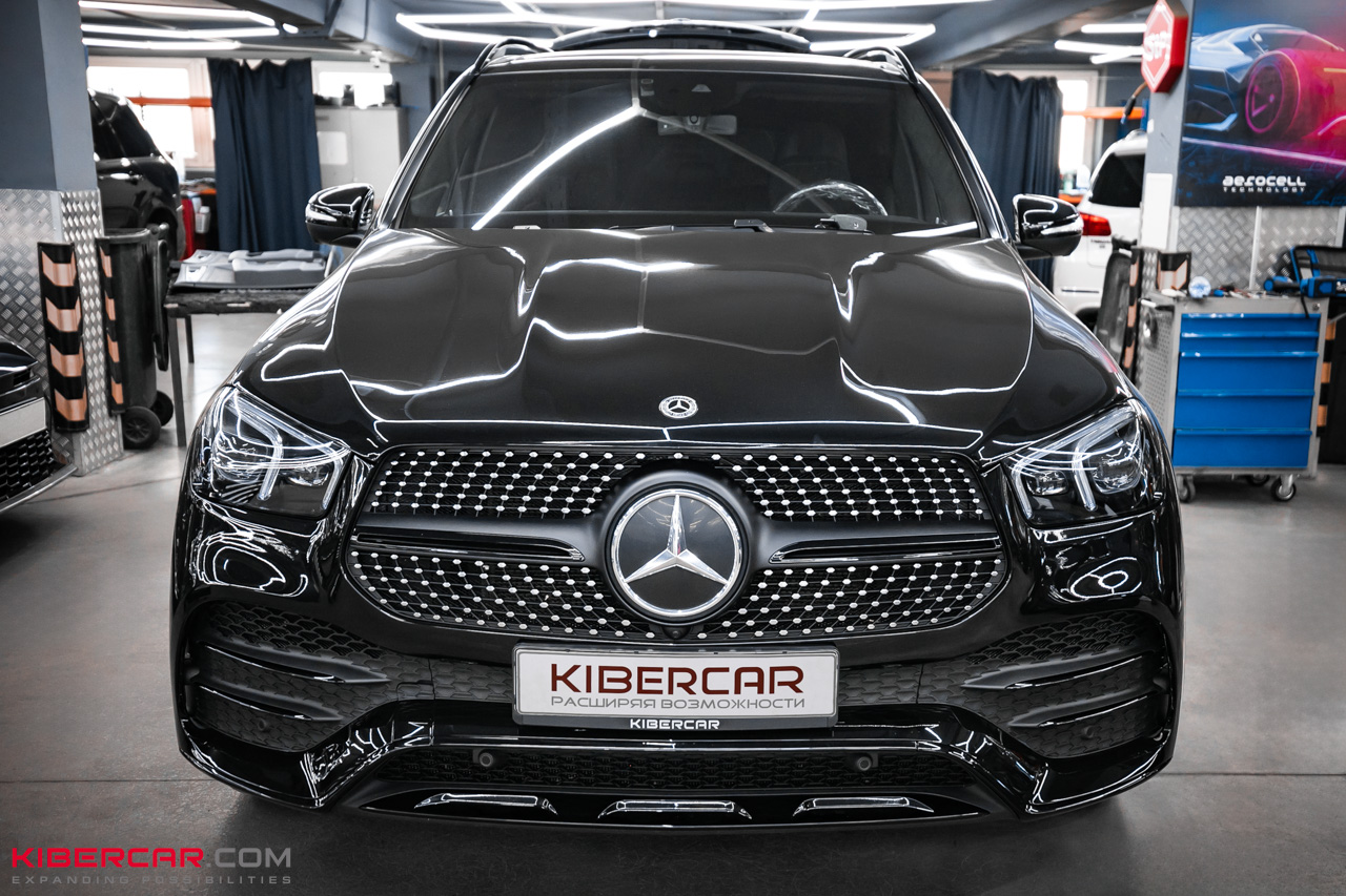 Черная решетка AMG на Mercedes-Benz GLE: продолжение единого стиля