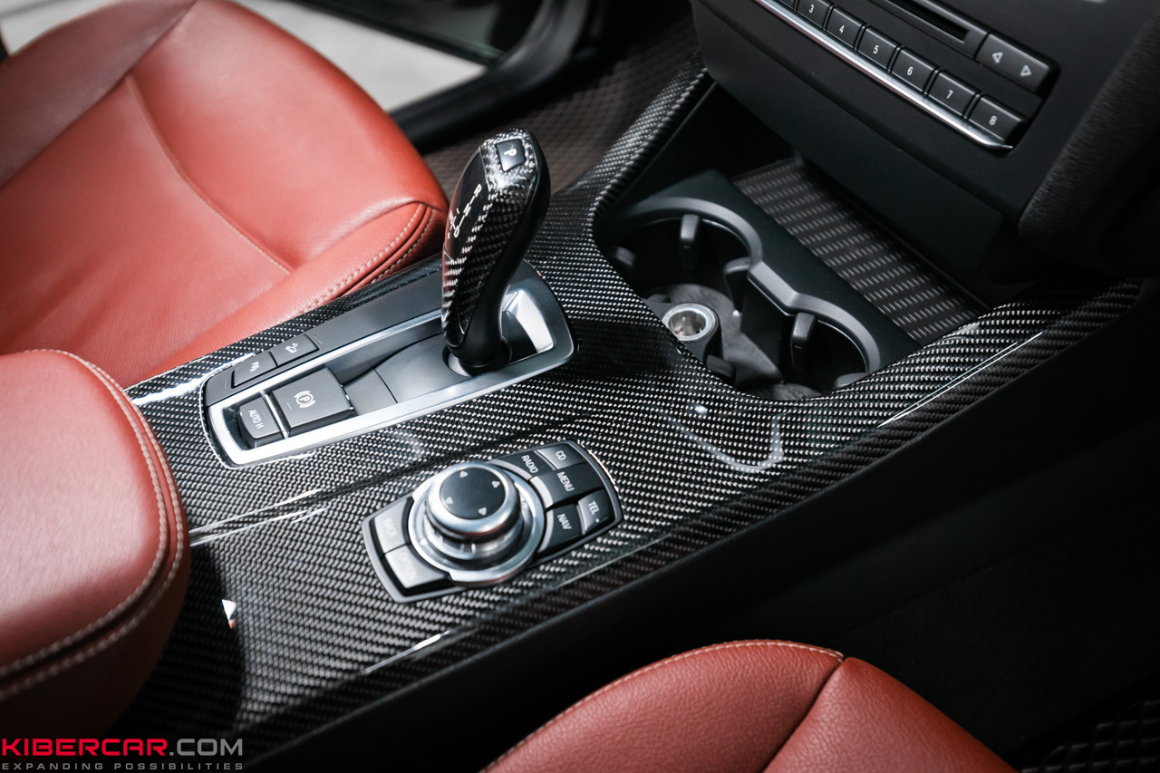 Ламинация карбоном элементов салона BMW X3