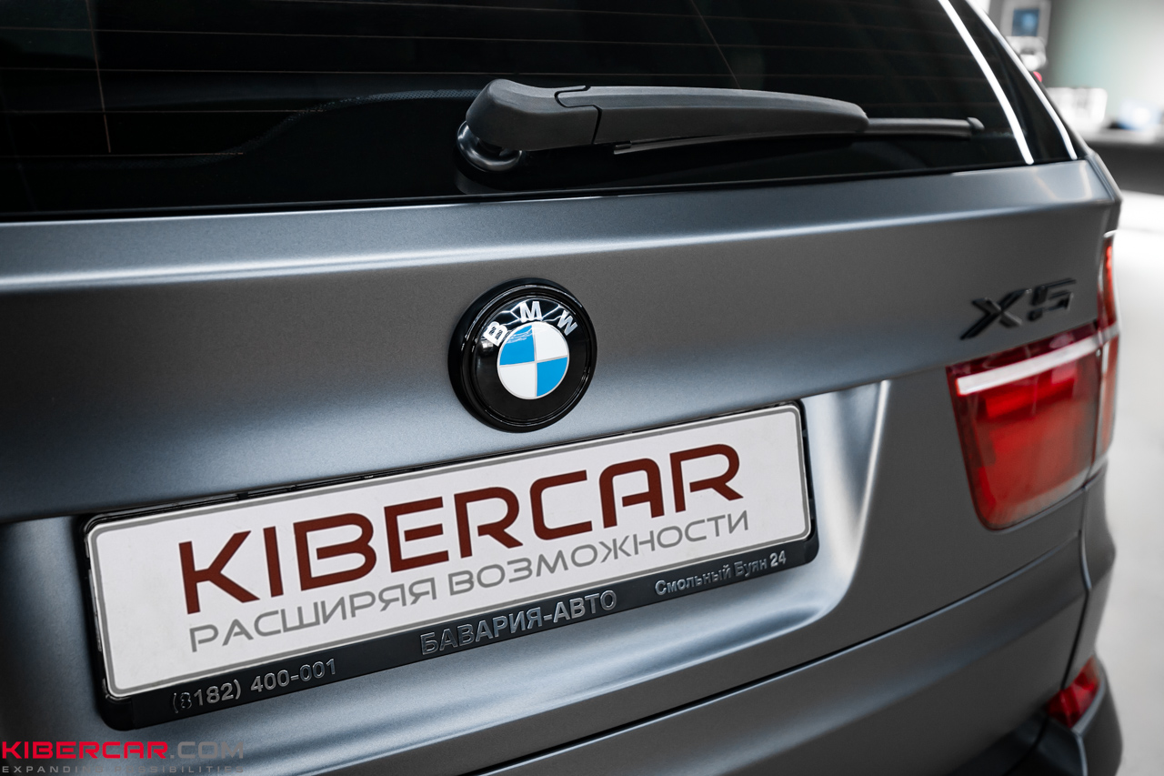 Оклейка BMW X5 матовым полиуретаном