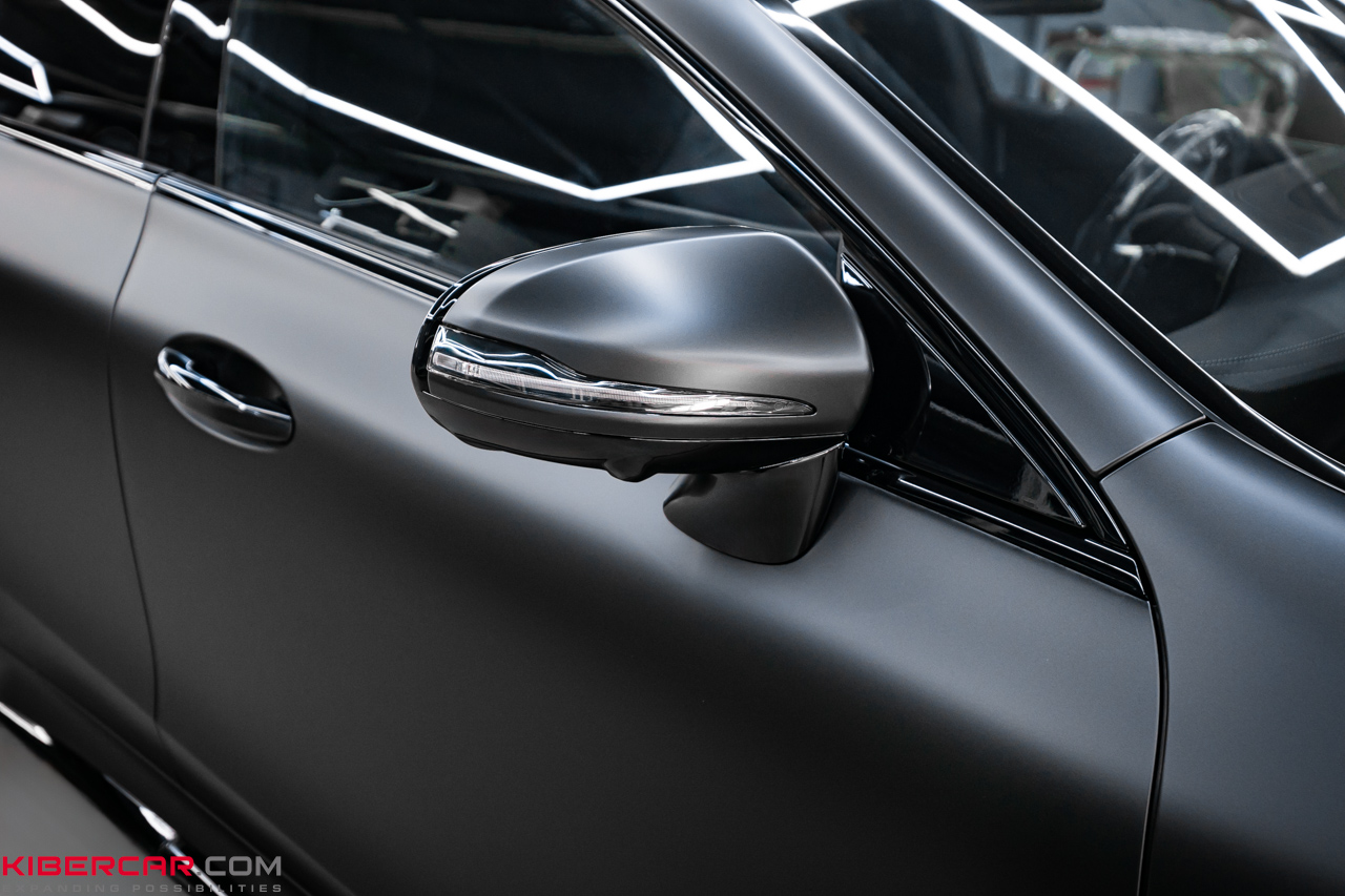 Преображение Mercedes-Benz AMG GT: матовый полиуретан и частичный антихром