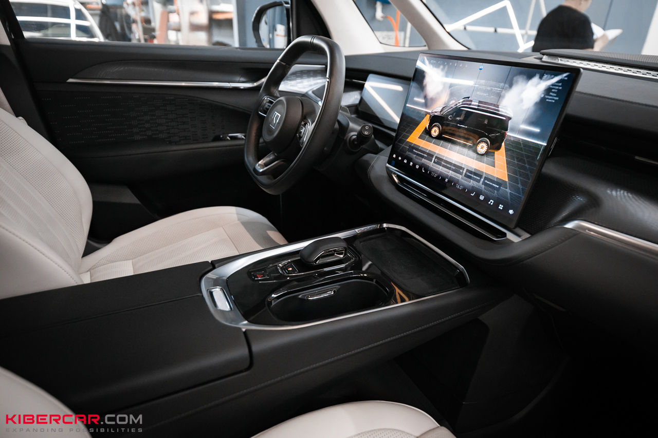 Химчистка салона и керамика кожи на Zeekr 009