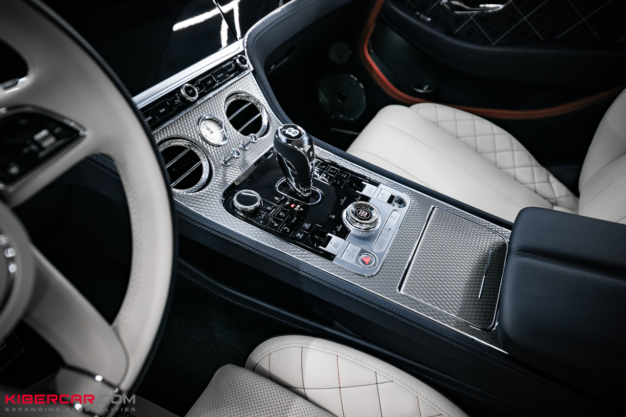 Химчистка салона роскошного кабриолета Bentley Continental GT