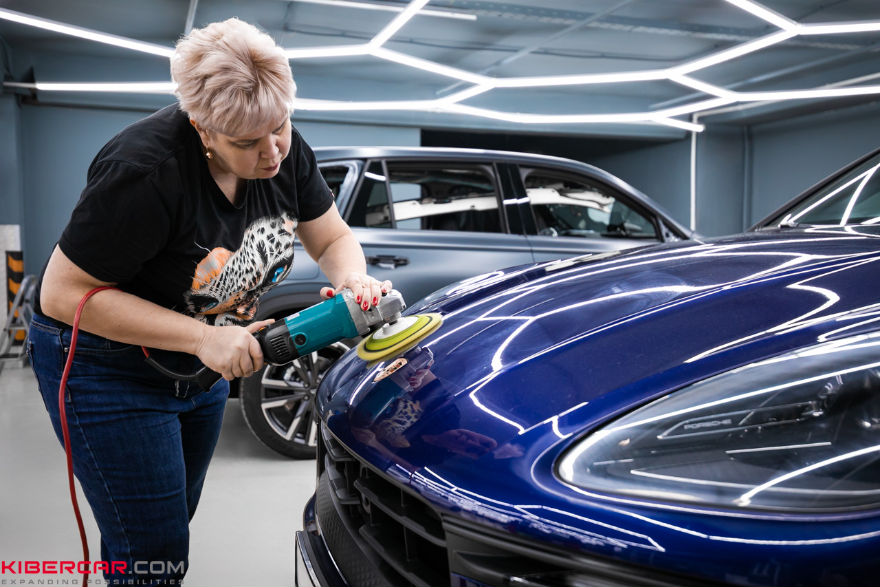 Porsche Macan: полировка с нанесением керамического покрытия 