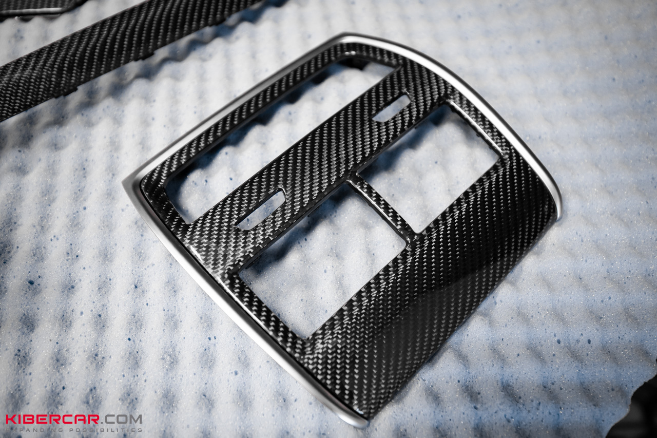 Ламинация карбоном элементов салона BMW X5