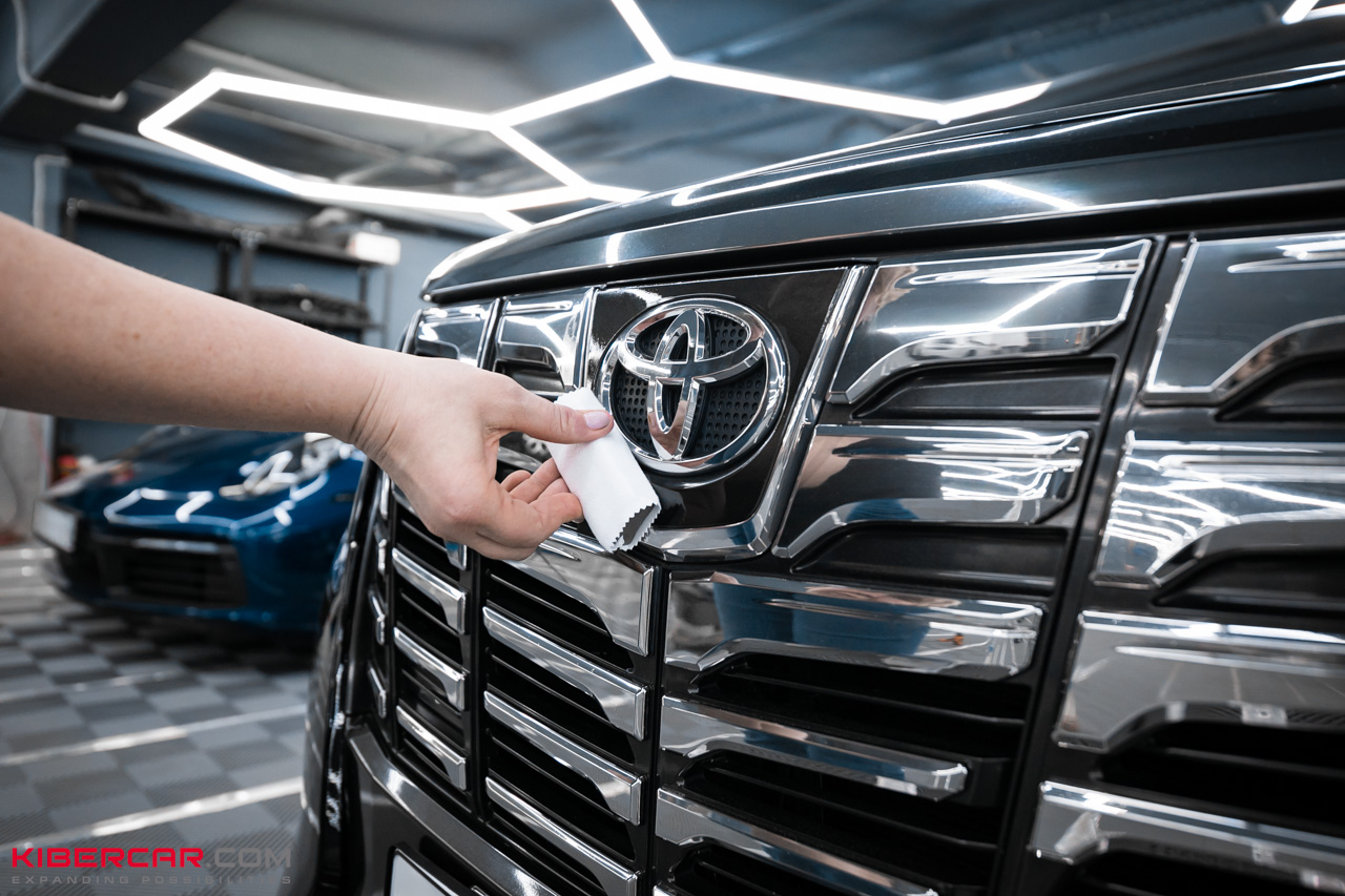 Полировка и керамическое покрытие Toyota Alphard