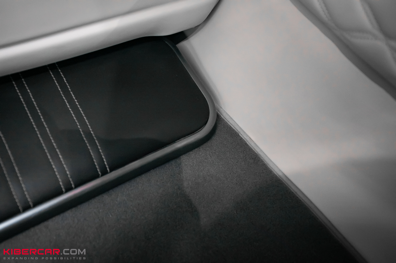 Индивидуальный пошив ковриков для Genesis G90: защита белоснежного салона