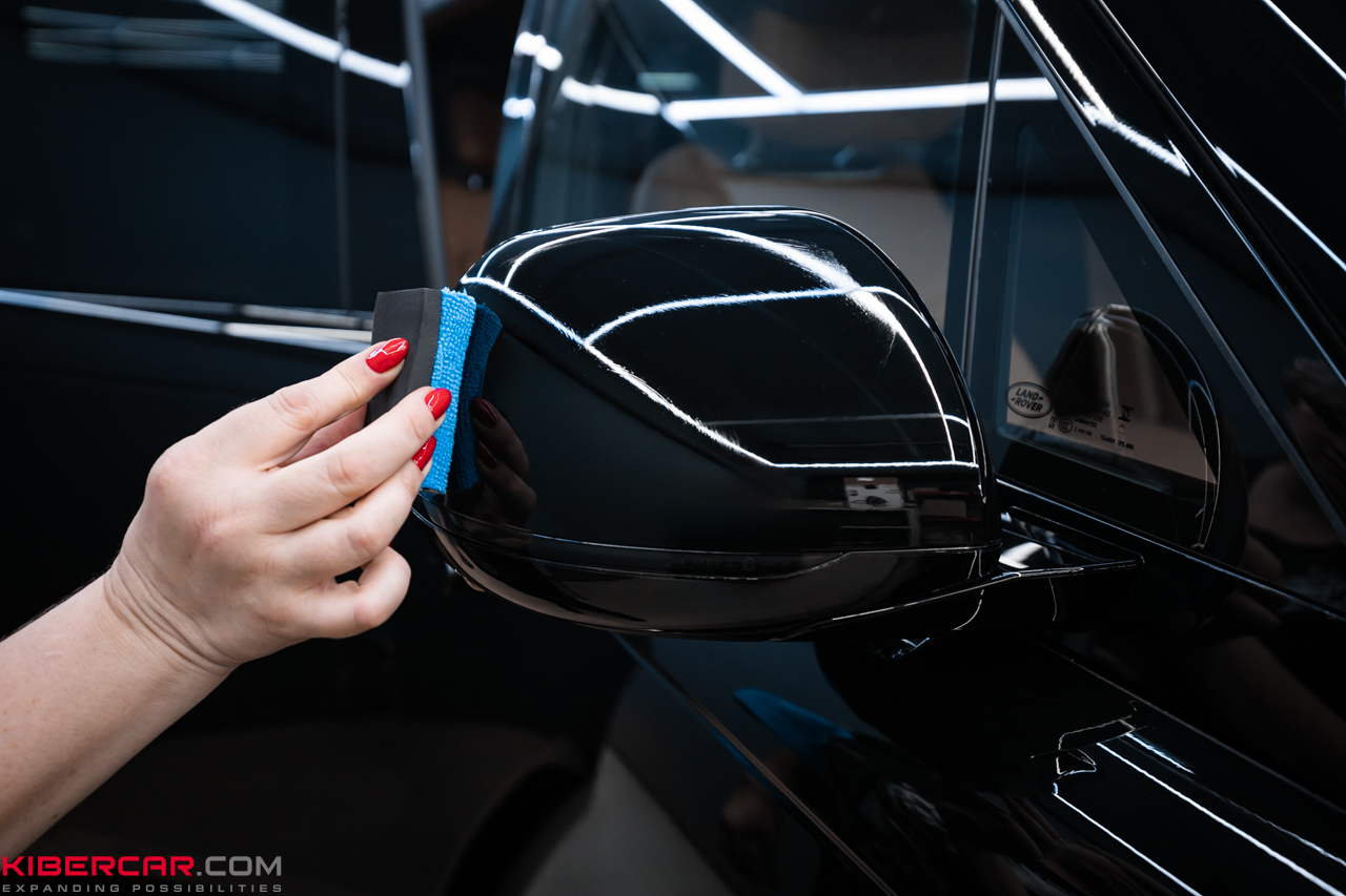 Нанесение керамики на пленку Range Rover