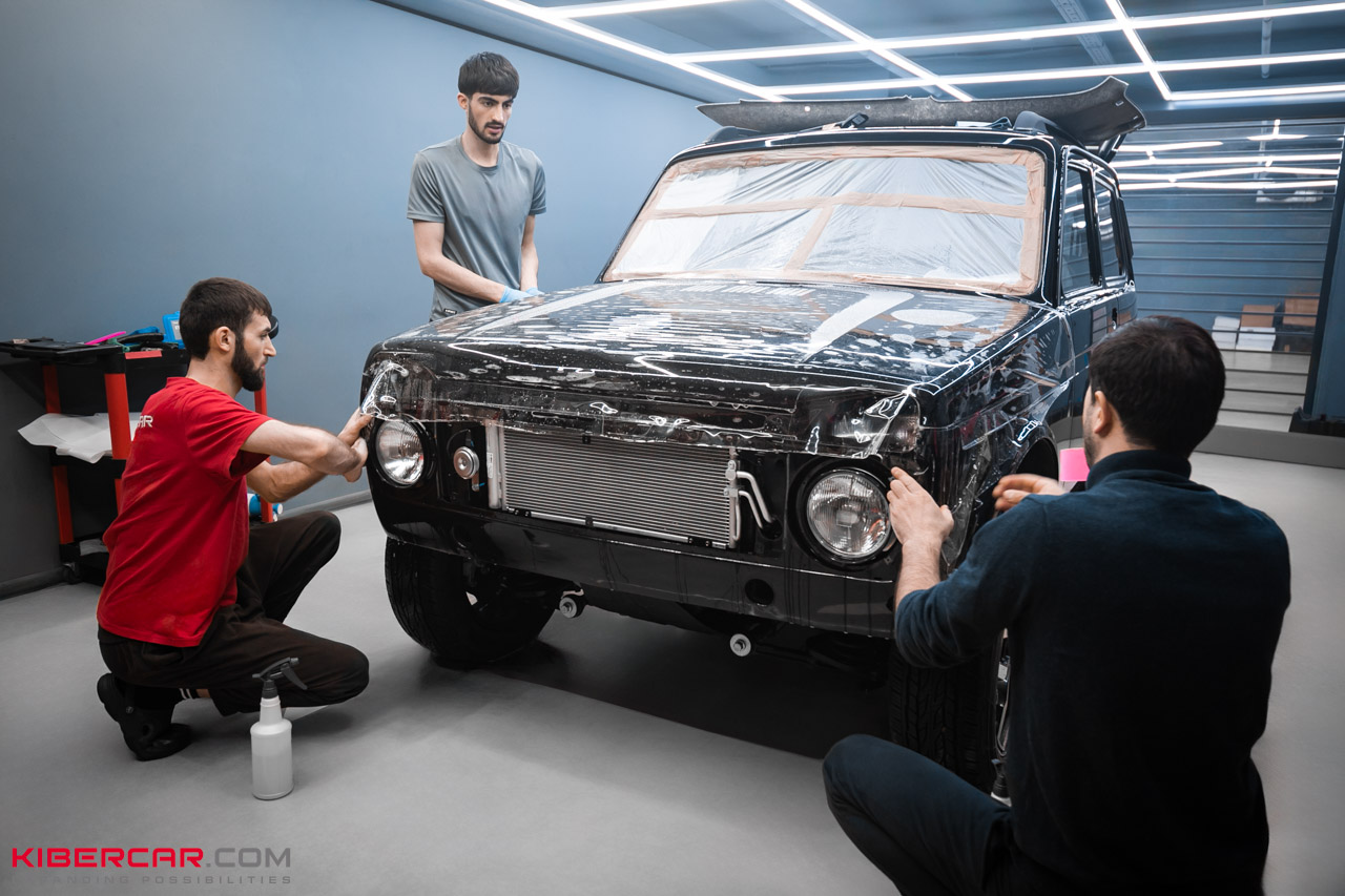 Оклейка Lada Niva Sport полиуретановой пленкой: надежная защита для активных поездок