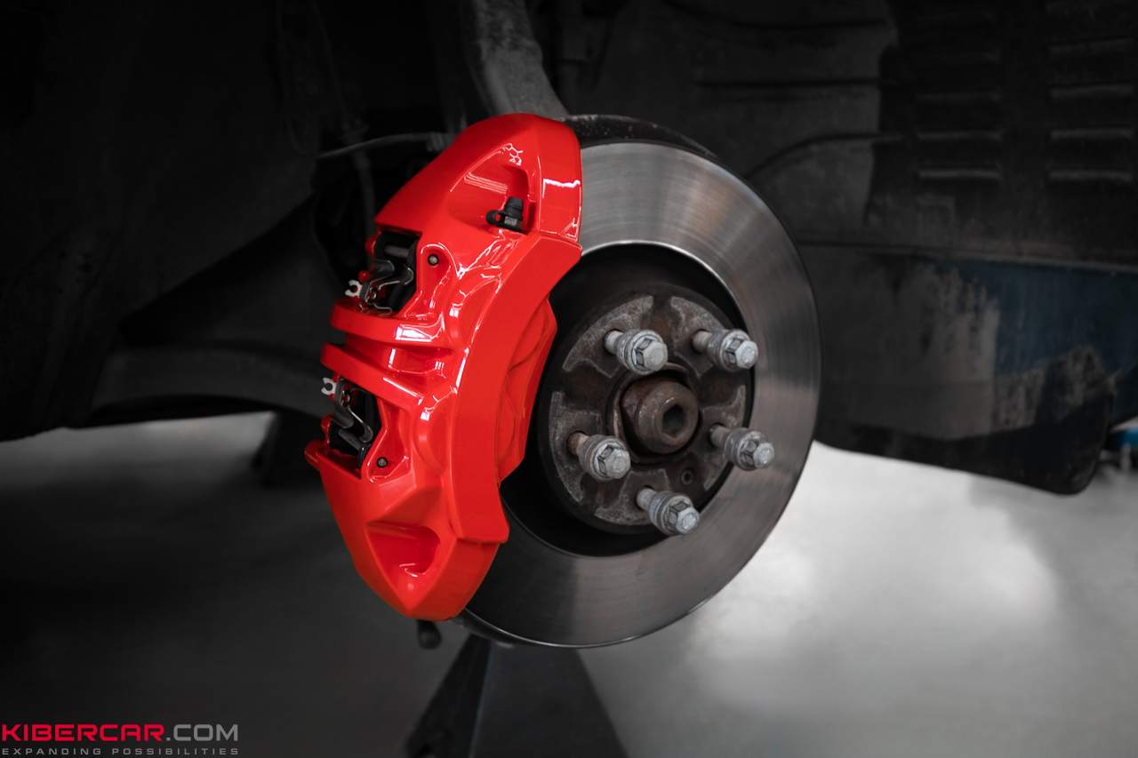 Покраска дисков и суппортов на Audi Q5