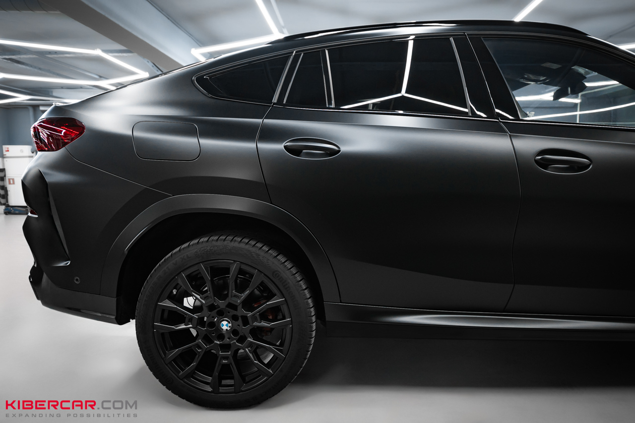Оклейка BMW X6 матовой полиуретановой пленкой