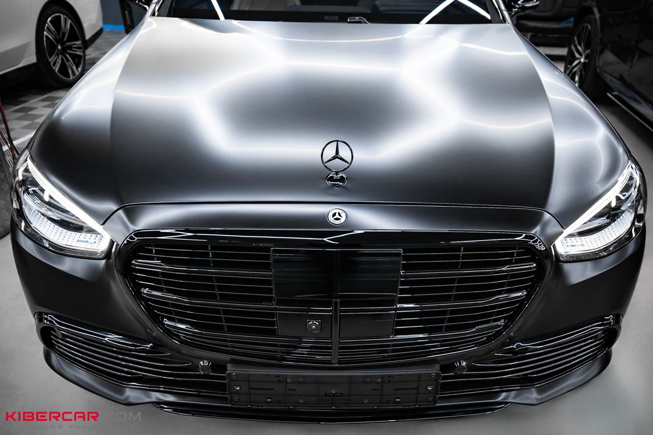 Mercedes-Benz S-класс в новом образе: матовая полиуретановая пленка и керамика