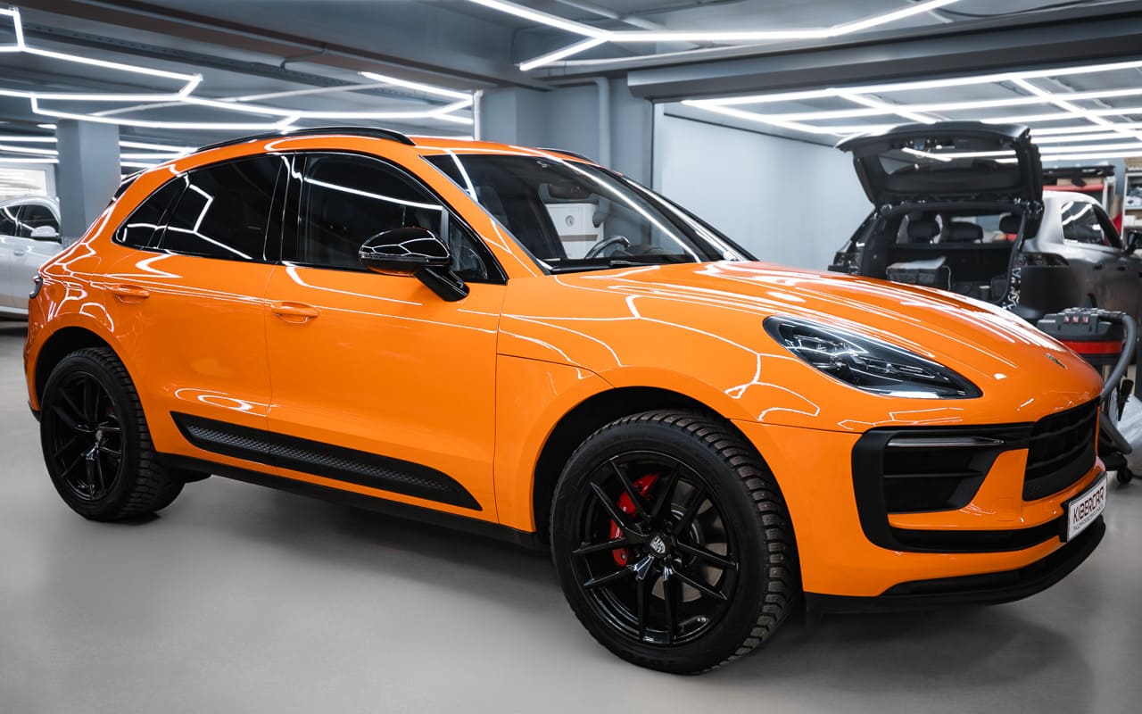 Двойная оклейка Porsche Macan: сочетание виниловой и полиуретановой пленок