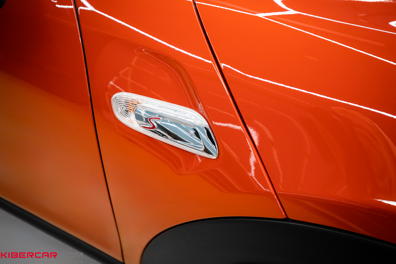 Mini Hatch: полировка кузова и нанесение керамического покрытия