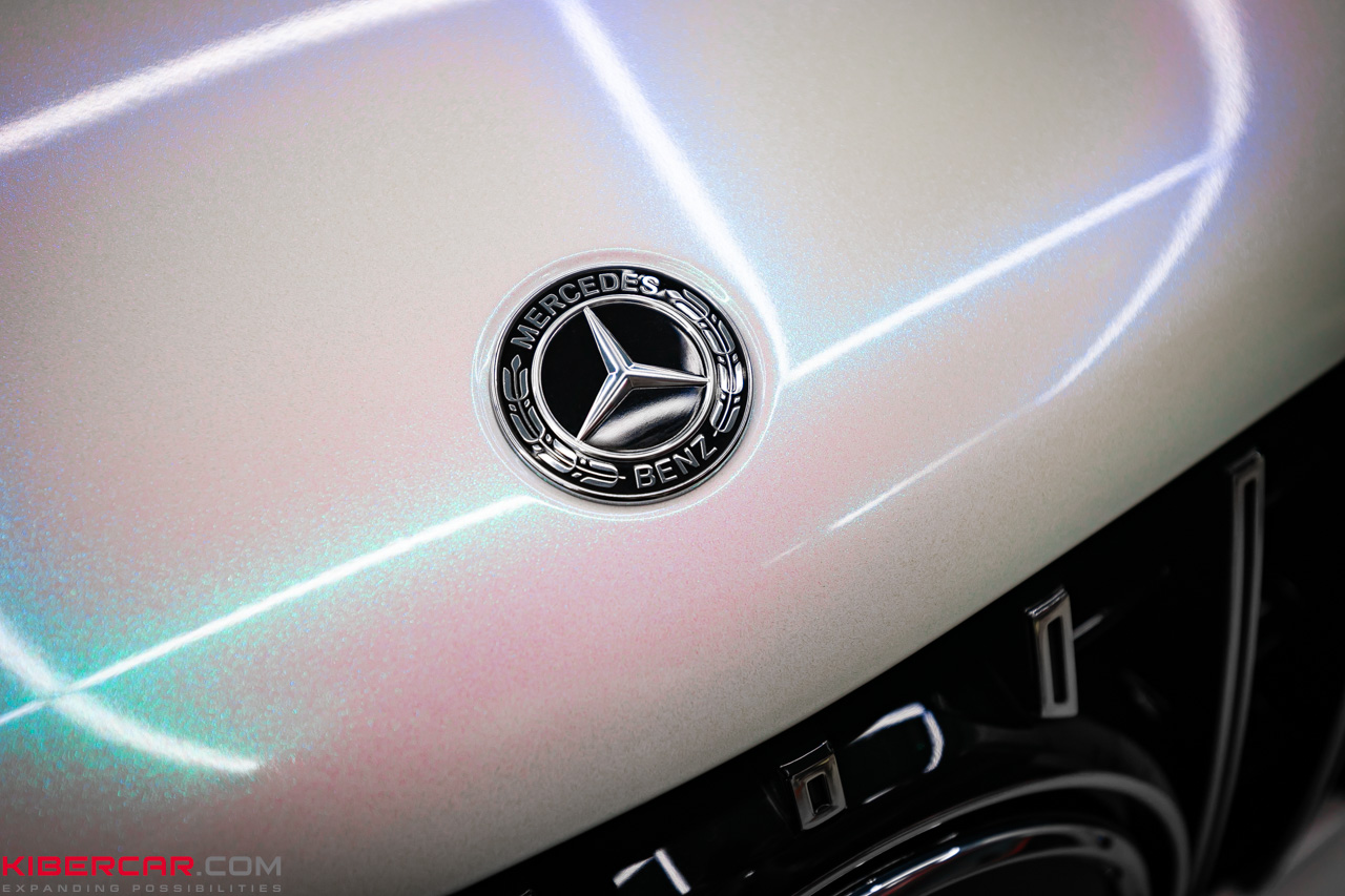 Mercedes-Benz GLE с изюминкой: оклейка кузова белой полиуретановой пленкой с перламутровым эффектом