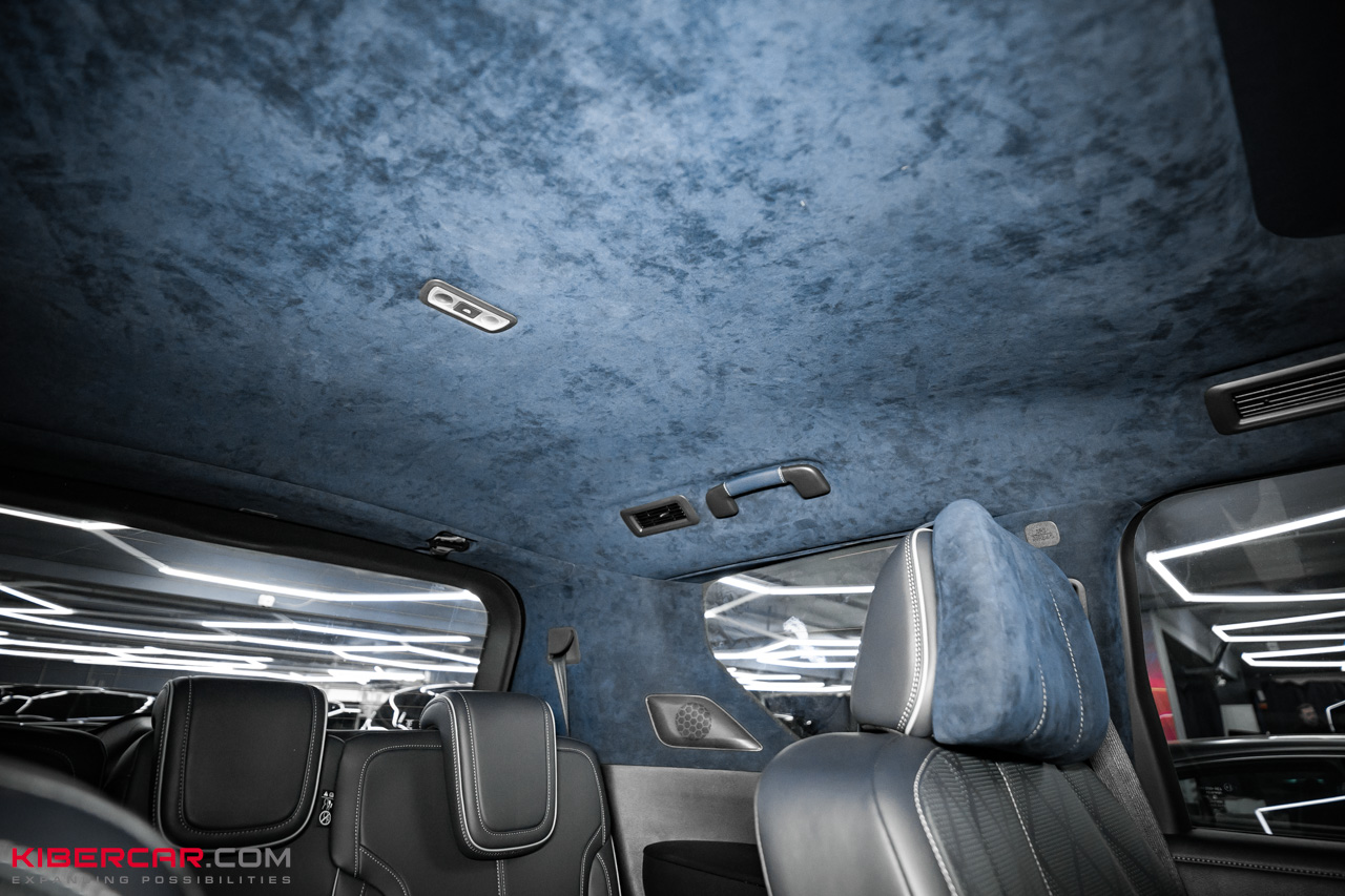 Перешив элементов салона Infiniti QX80: больше синих акцентов