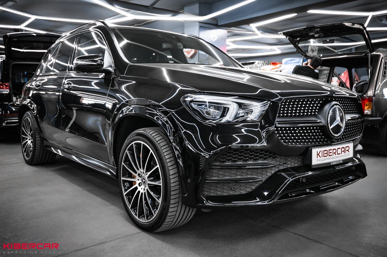 Черная решетка AMG на Mercedes-Benz GLE: продолжение единого стиля